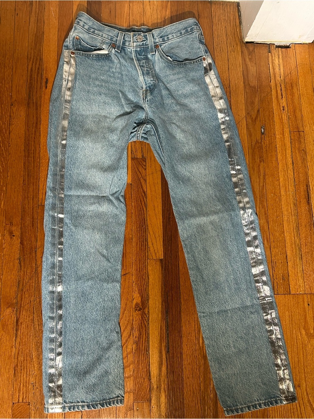 Levi's Light Wash High-Rise Straight Jeans - Picture 6 of 8